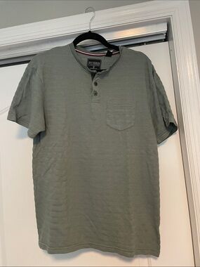 NWOT! Premium Xpression Green Short Sleeve Henley top with buttons size small